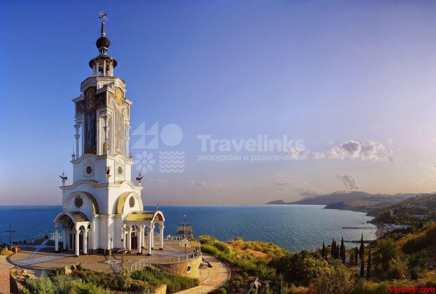 В Крым из Новороссийска: Долина привидений, крепость Фуна, храм-маяк