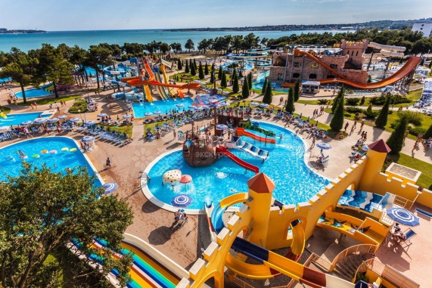 Галерея Аквапарк в Геленджике «Золотая Бухта» #1