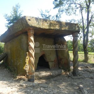 Пешая экскурсия «Что такое дольмены»