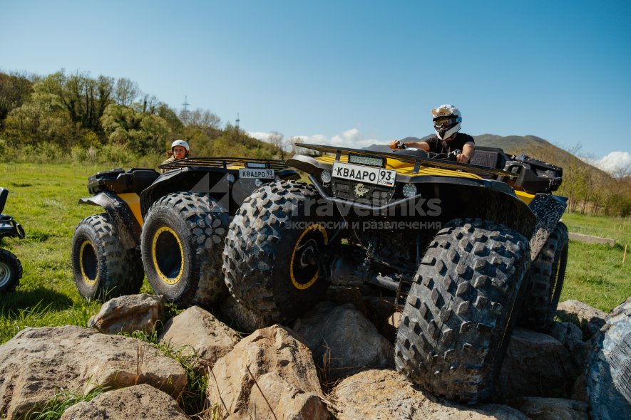 Квадро-гиганты в Геленджике к озеру Грек