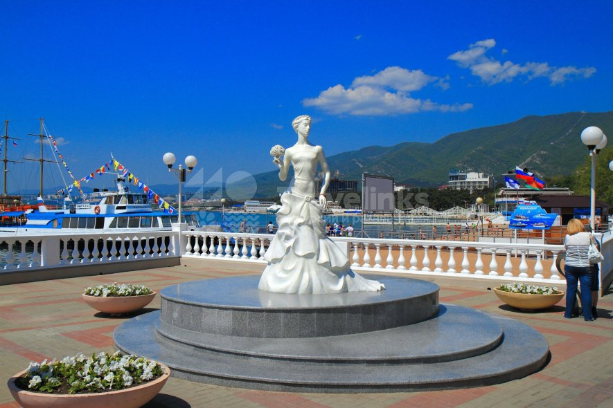 Набережная Геленджика + дольмены + водопады + канатная дорога