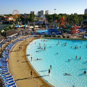 Аквапарк «Золотой пляж»