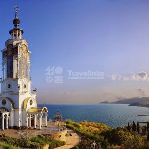 В Крым из Новороссийска: Долина привидений, крепость Фуна, храм-маяк