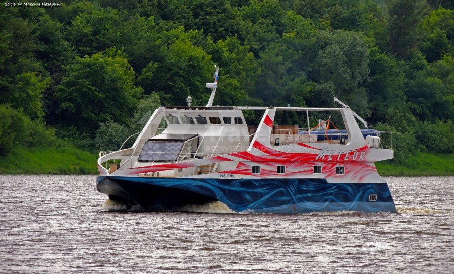 Катамаран «Метеор»