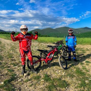 Галерея Поездка на озеро Грек на электробайке Sur-Ron #1