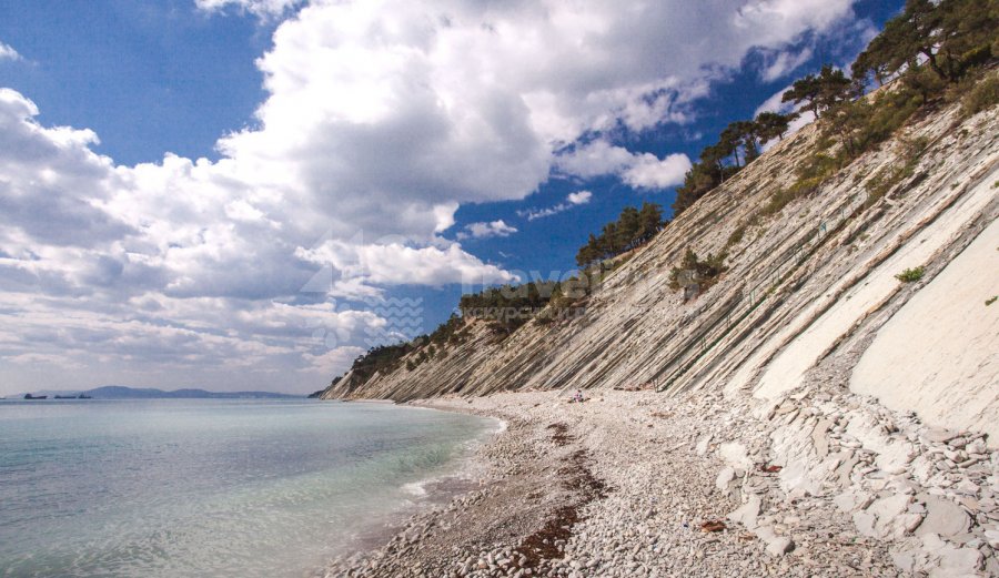 Пляж Голубая бухта в Геленджике