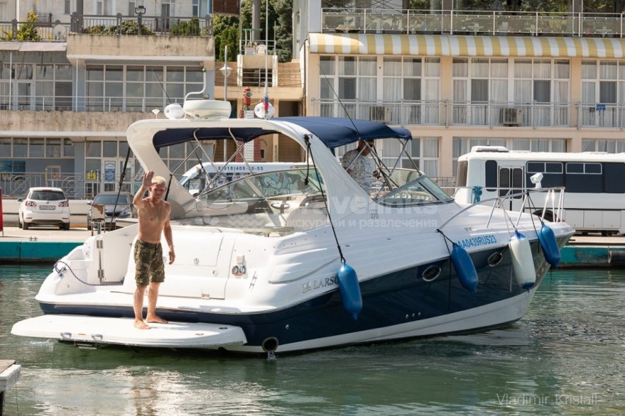Галерея Яхта Larson #2