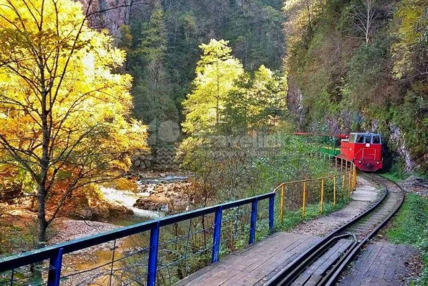 Галерея Лаго-Наки и Гумаское ущелье #0