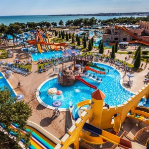 Галерея Аквапарк в Геленджике «Золотая Бухта» #1