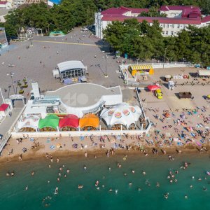 Галерея Центральный пляж Геленджика #0